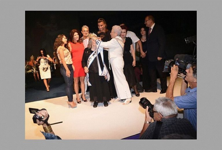 תחרות מלכת היופי ניצולות השואה 2013 מלכת היופי של ניצולות השואה היא שושנה קולמר בת 93 מהבית החם בחיפה.תמונת המלכה הזוכה